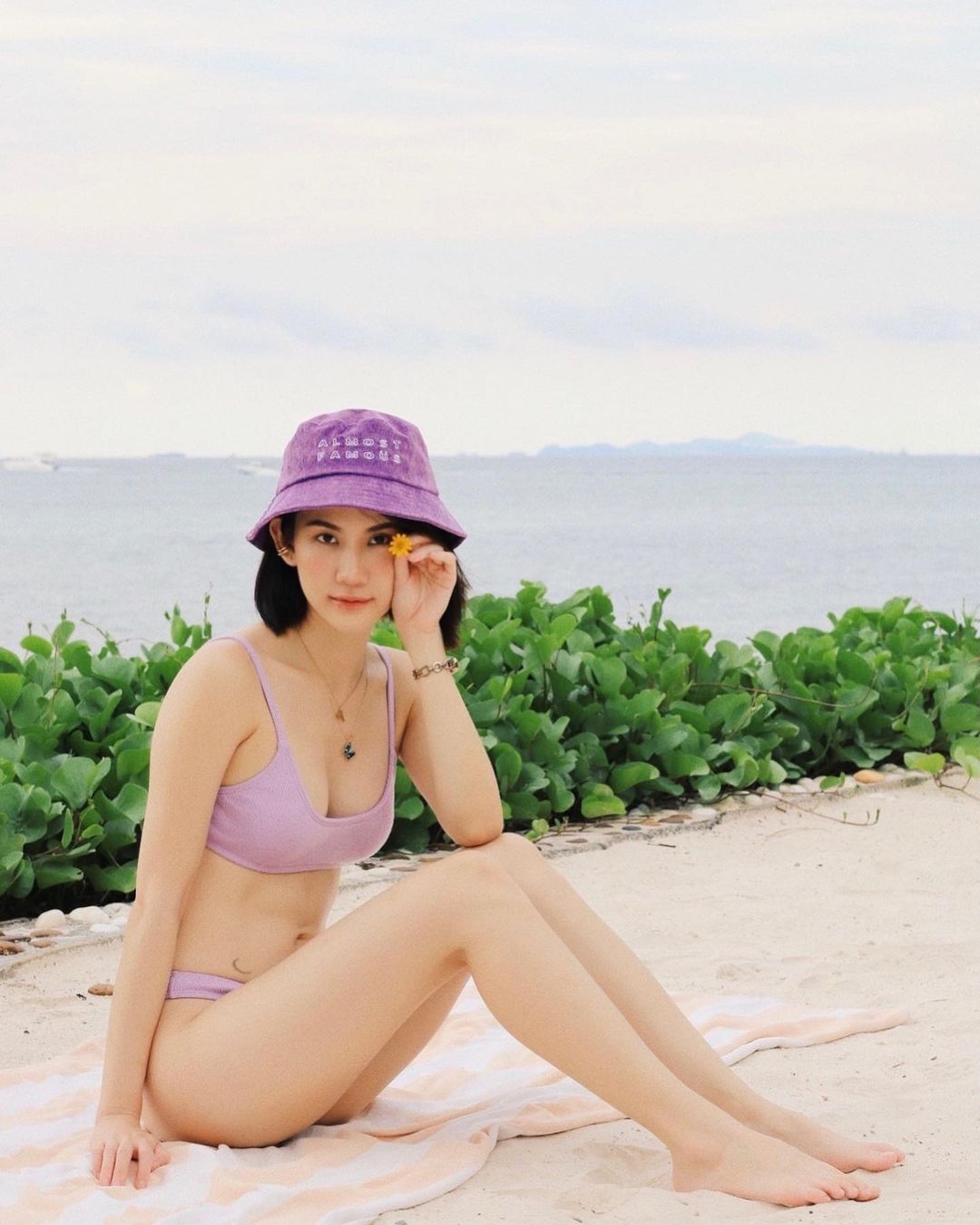 พลอย ภัทรากร ดาราสาว เซ็กซี่ ภาพเซ็ตชุดว่ายน้ำบิกินี่ โชว์หุ่น สุดแซ่บ 8