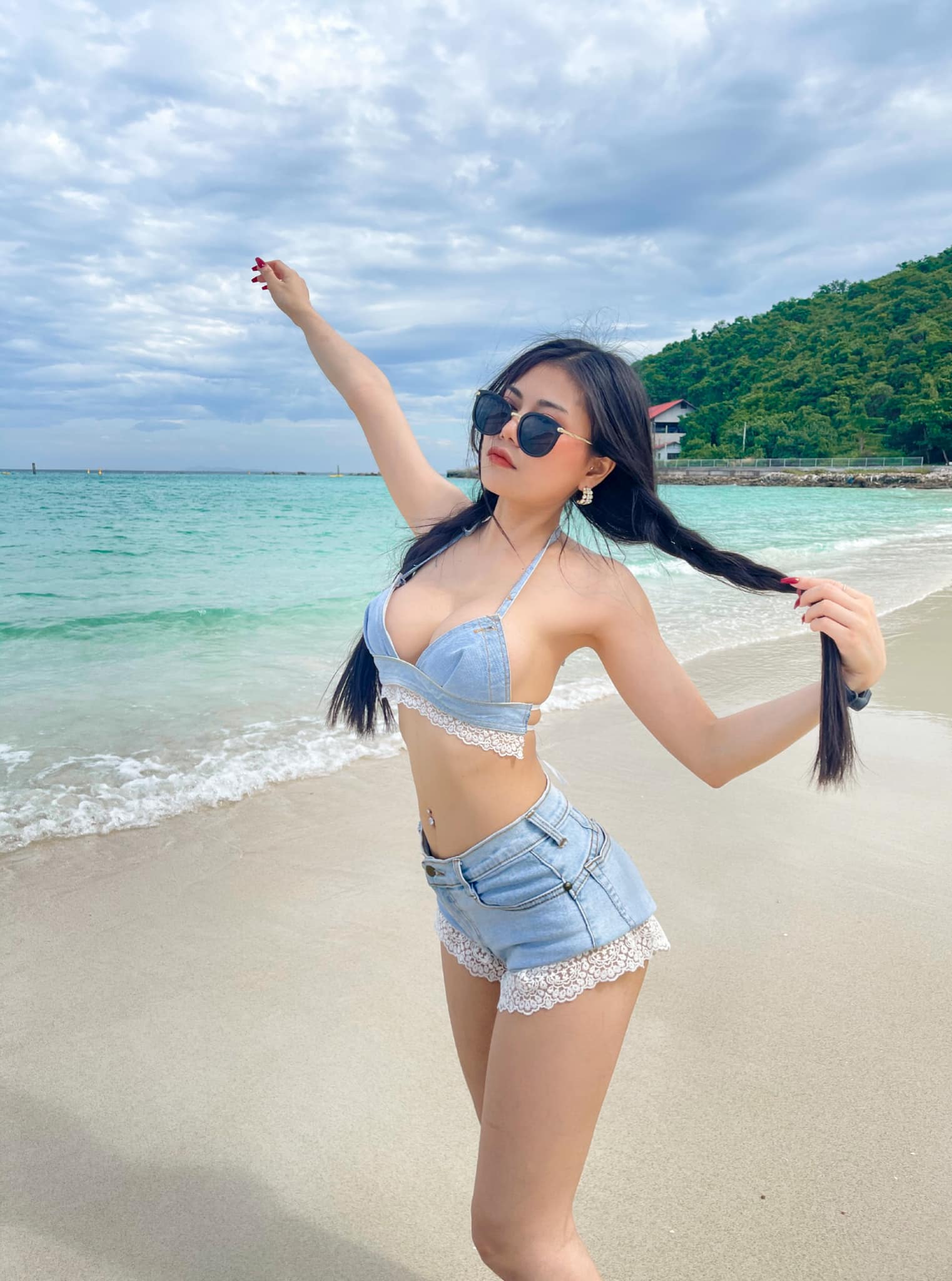 น้องแอม amam7078 สาวสวยสุดเซ็กซี่ ก้นขาวอวบ ไฟหน้าอันใหญ่มหึมา 43