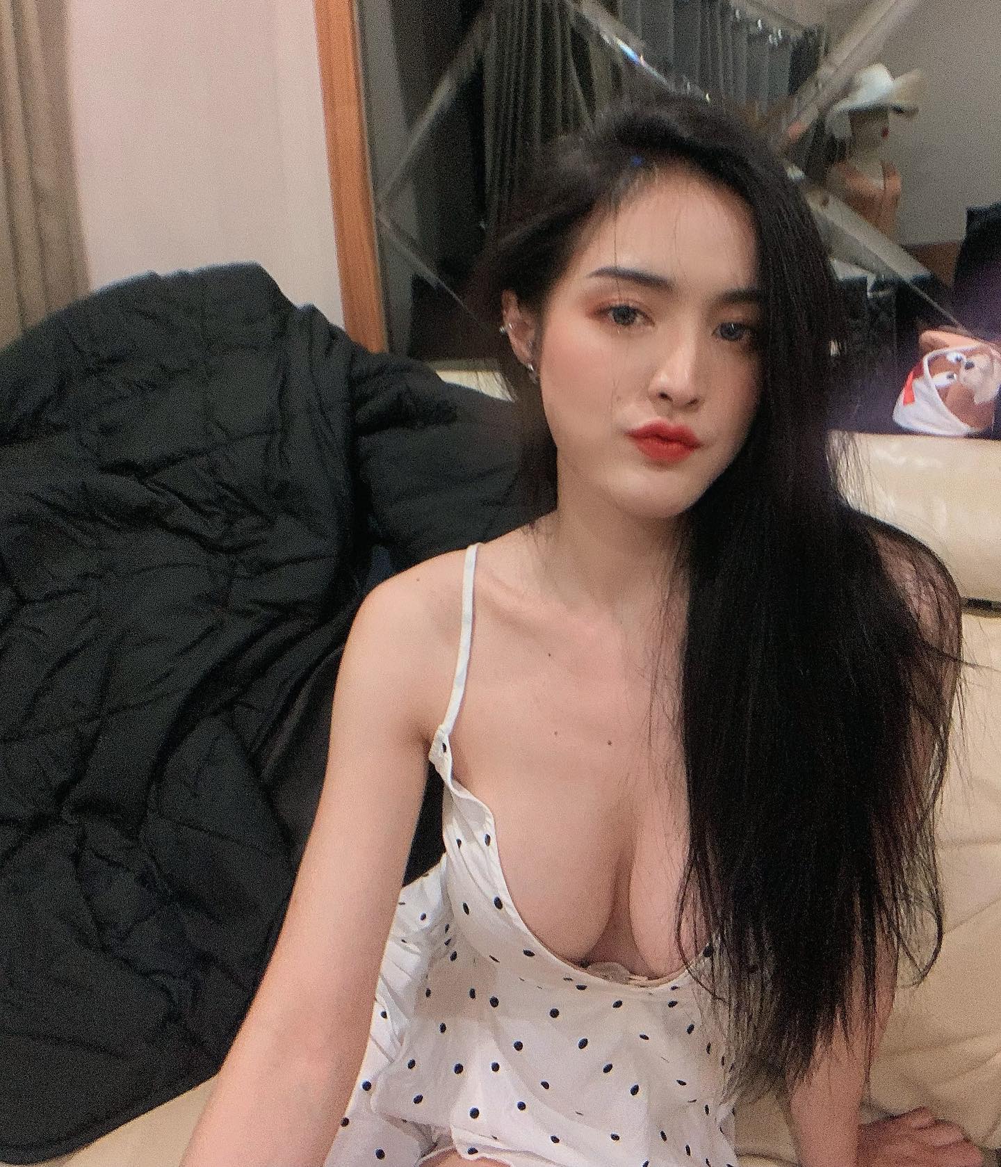 ซันตั๋ง เพชรัตน์ นางแบบ เซ็กซี่ นมสวย การันตีโดย FHM และ PLAYBOY 25