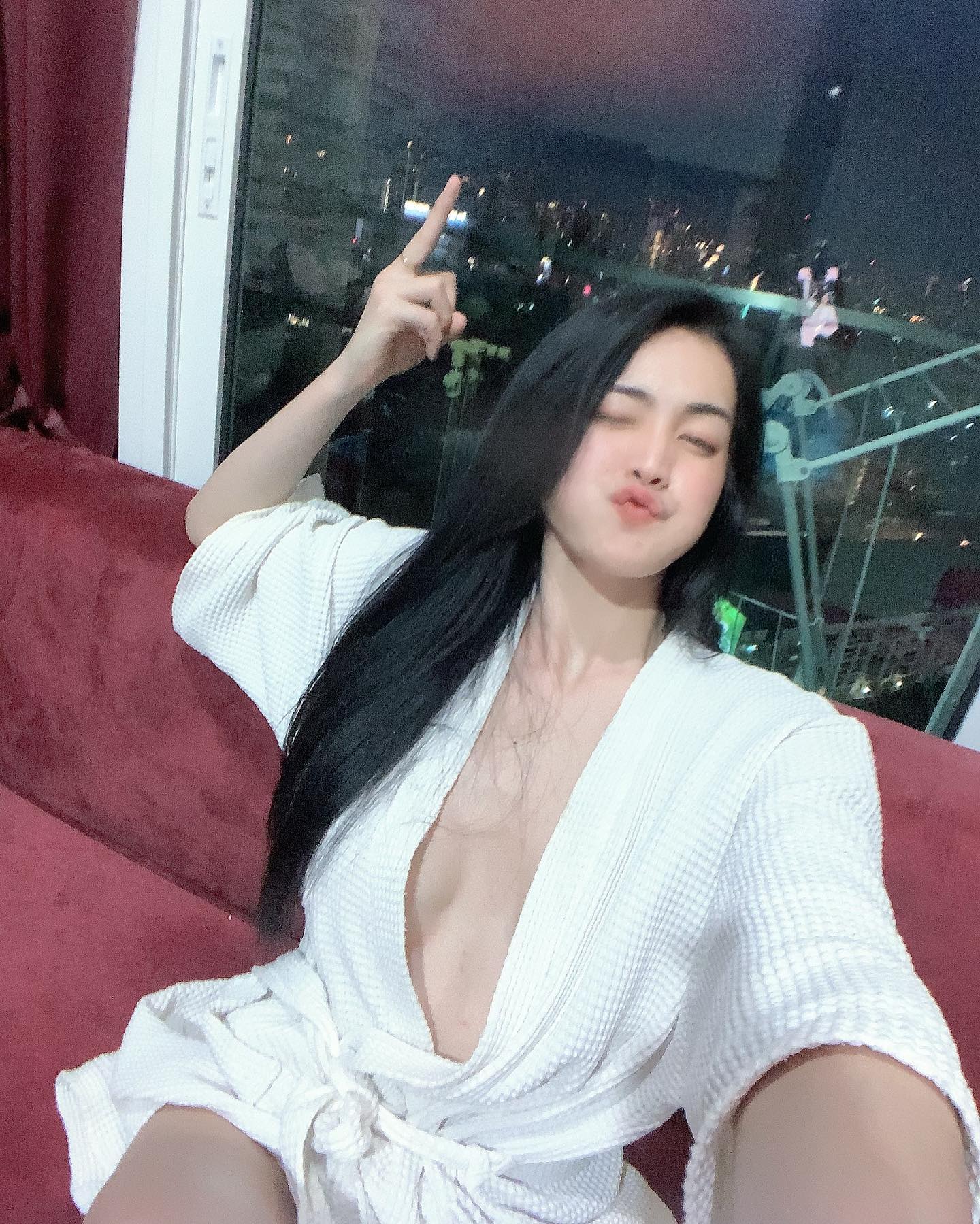 ซันตั๋ง เพชรัตน์ นางแบบ เซ็กซี่ นมสวย การันตีโดย FHM และ PLAYBOY 36
