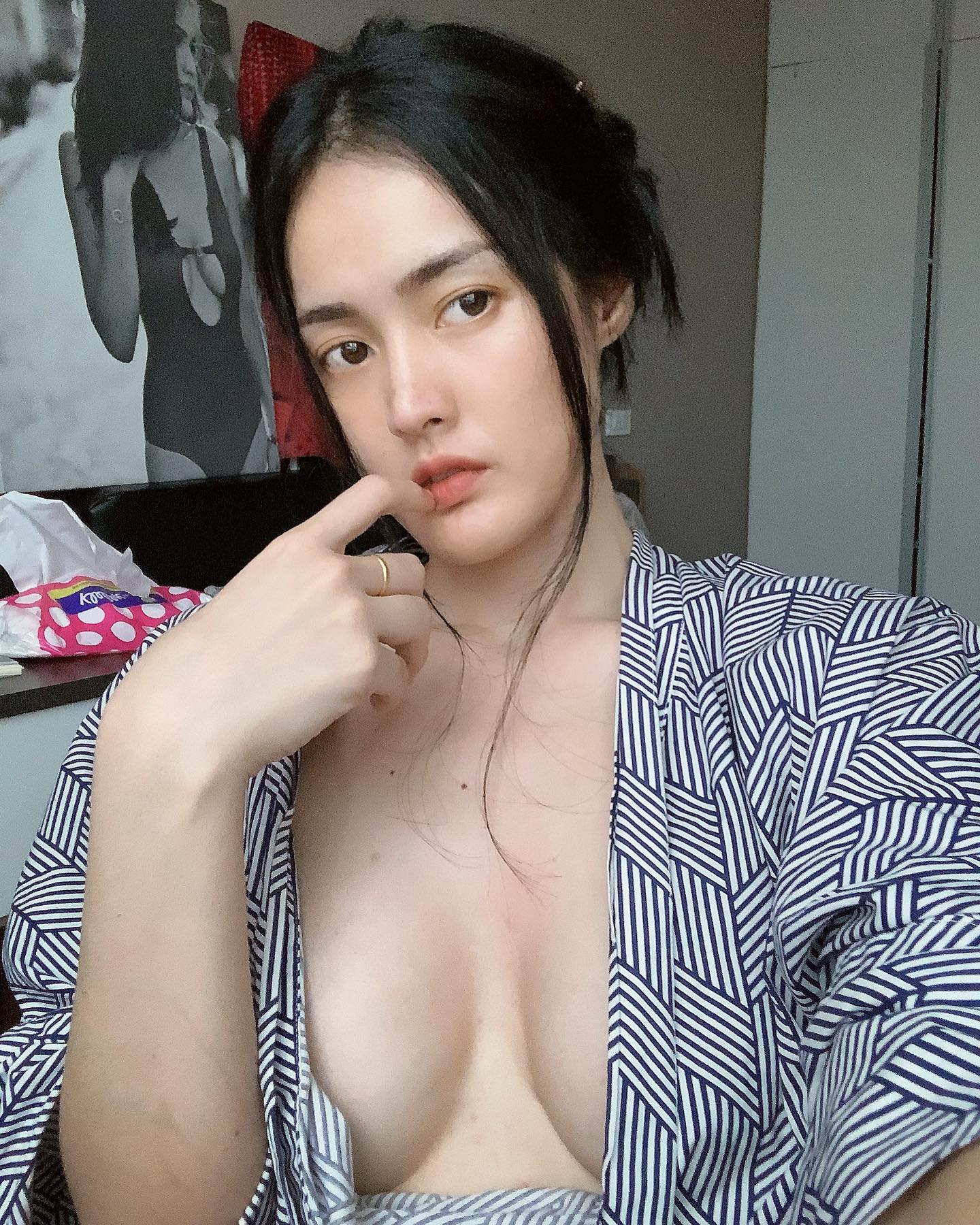 ซันตั๋ง เพชรัตน์ นางแบบ เซ็กซี่ นมสวย การันตีโดย FHM และ PLAYBOY 43