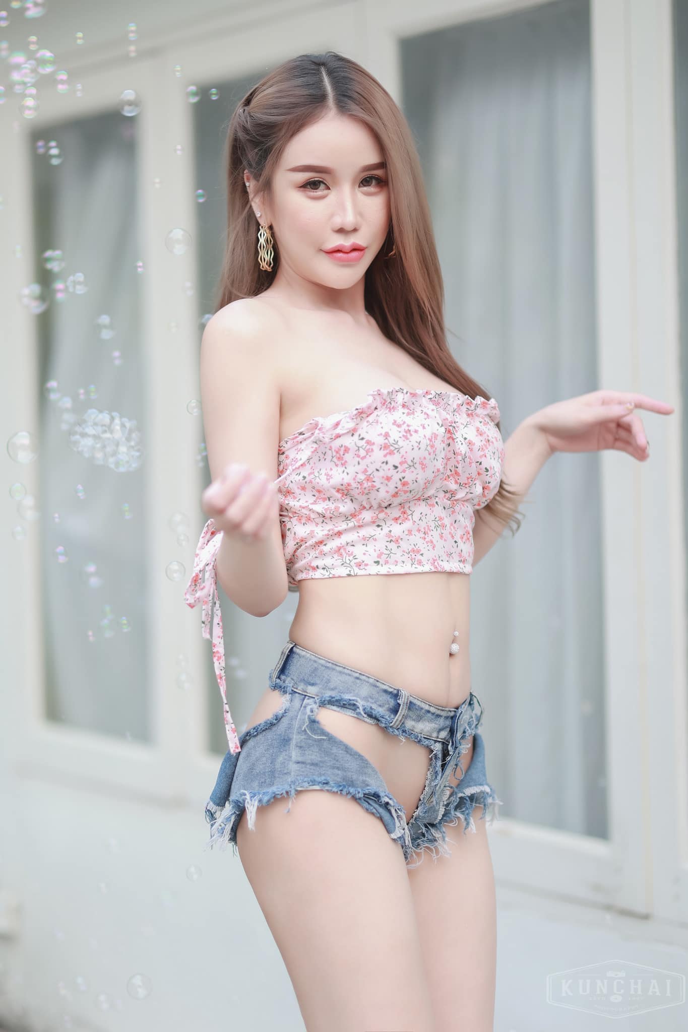 อามมี่ แม็กซิม นางแบบสาว ดีกรี maxim 2014 นมโต ขาวใหญ่ จนล้นเสื้อ 34