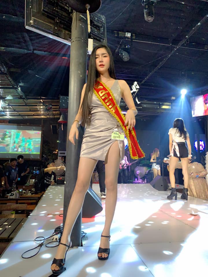 น้องยีนส์ ธิติยา สวย
