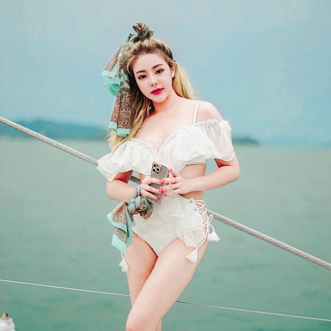กัสจัง จีร่าร์ เน็ตไอดอล สาวสวย ดีกรีนักแสดงระดับฮอลลีวูด สุดฮอต 12