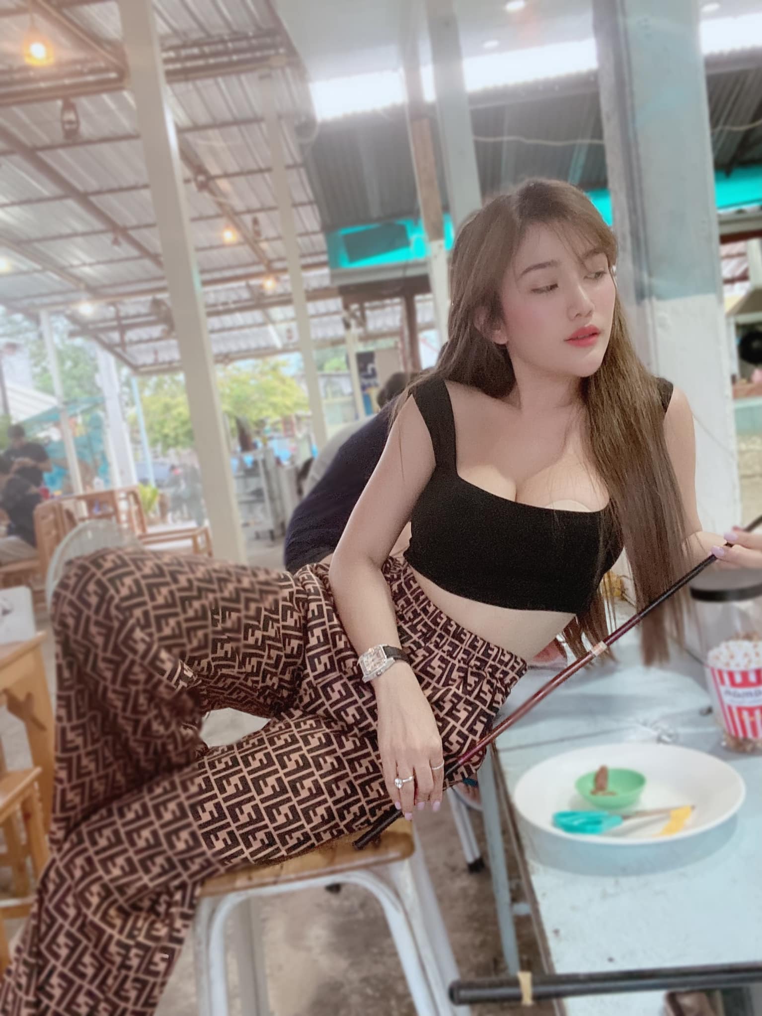 มีนา เรวดี อ่อย
