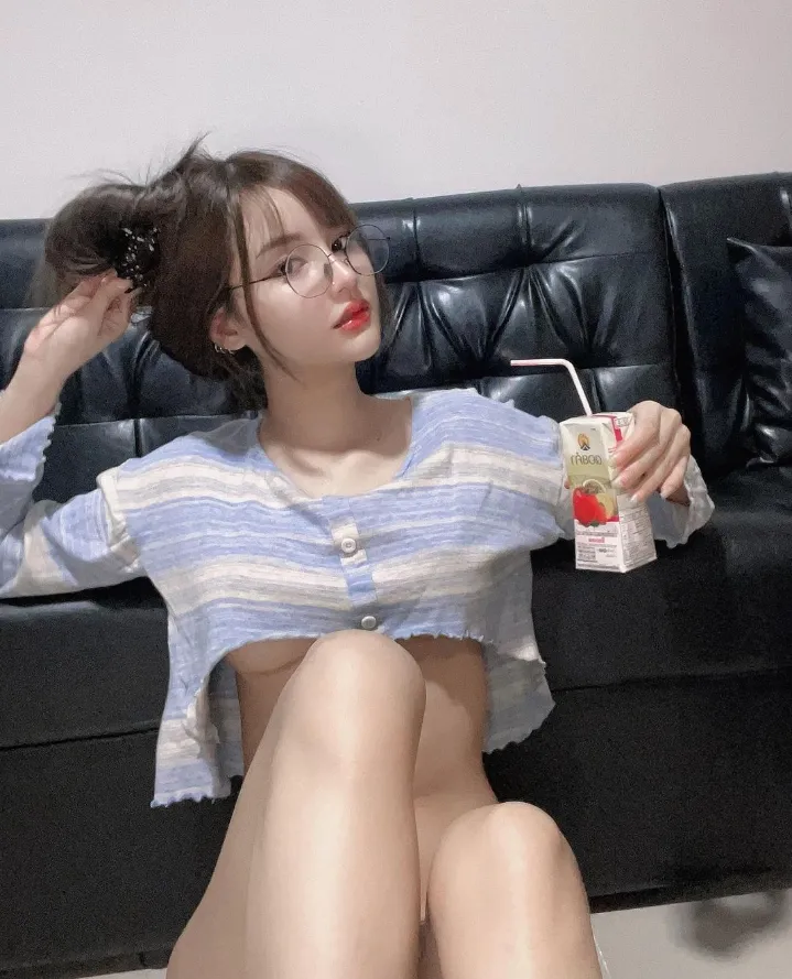 โดนัท วรานิษฐ์ เน็ตไอดอล สายยั่ว ผลงาน Only Fans สุดเร้าร้อน 13