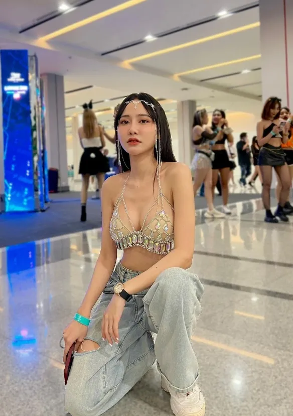 เฟิร์น ชลลดา สาวหน้าม้า อกใหญ่สะท้าน ผลงานเด่นเว่อร์ บน onlyfans 26