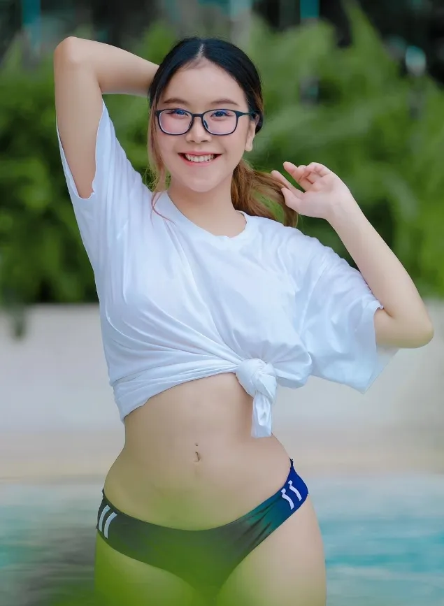 นุ๊ก ปนิสรา สาวแว่น หุ่นเซ็กซี่ ผลงาน Onlyfans ร้อนแรง เกินต้าน 12