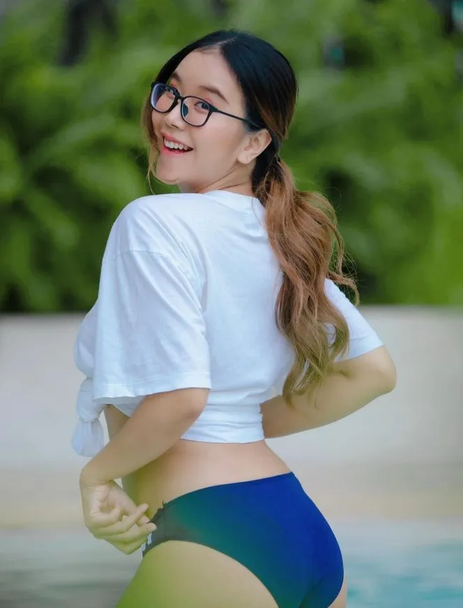 นุ๊ก ปนิสรา สาวแว่น หุ่นเซ็กซี่ ผลงาน Onlyfans ร้อนแรง เกินต้าน 14
