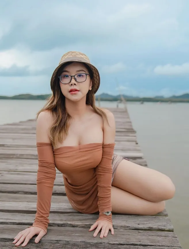 นุ๊ก ปนิสรา สาวแว่น หุ่นเซ็กซี่ ผลงาน Onlyfans ร้อนแรง เกินต้าน 27