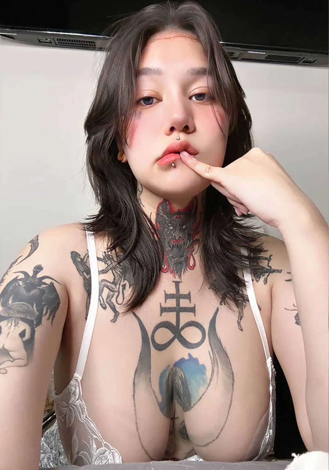 น้องมุก Itsmukkk ดาวดัง onlyfans นางฟ้ารอยสัก สาวอวบ หุ่นแซ่บ 18+ 3