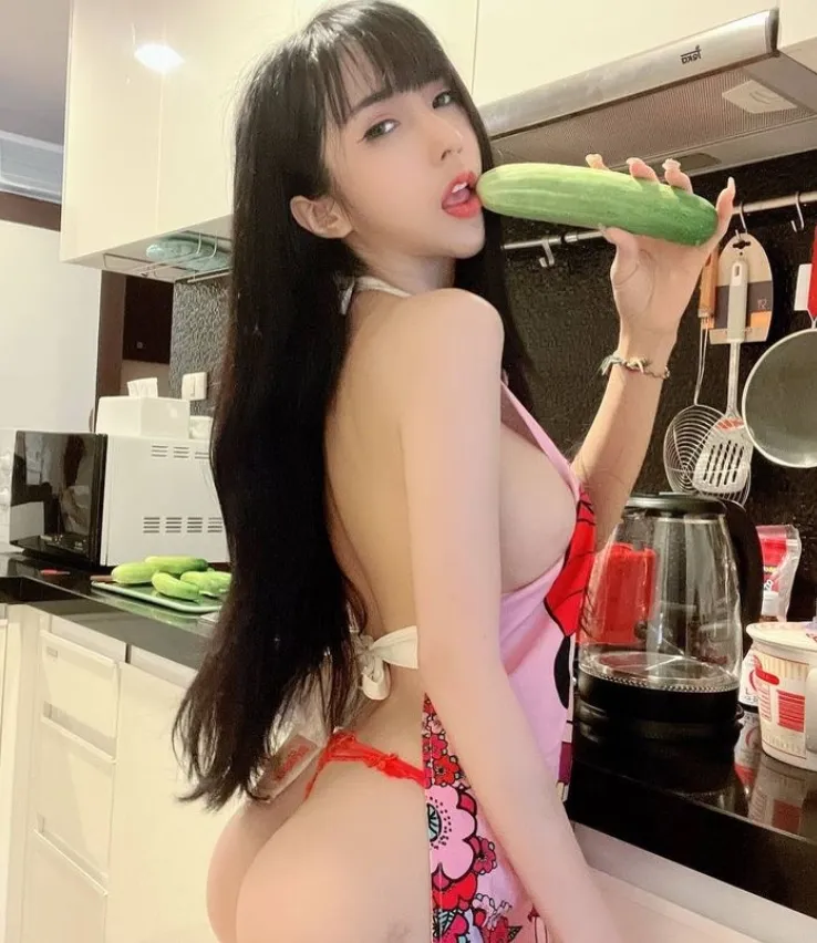น้องออม ยูมิ onlyfans 18+