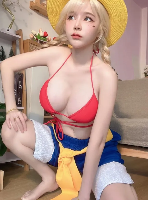 แป้งสามป๋องซาว เน็ตไอดอล สตรีมเมอร์ สาวสวย หุ่นสุดเซ็กซี่ ขวัญใจหนุ่ม 22