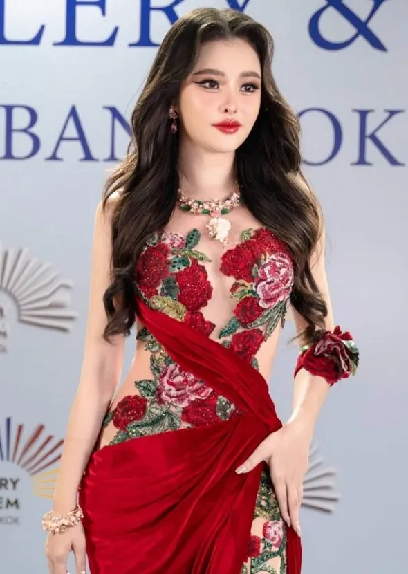 ลิลลี่ เหงียน ไฮโซสาวสวย คนดังจากโหนกระแส สวยเซ็กซี่ หุ่นแซ่บสุดปัง 10
