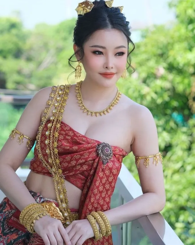 ลิลลี่ เหงียน ไฮโซสาวสวย คนดังจากโหนกระแส สวยเซ็กซี่ หุ่นแซ่บสุดปัง 14