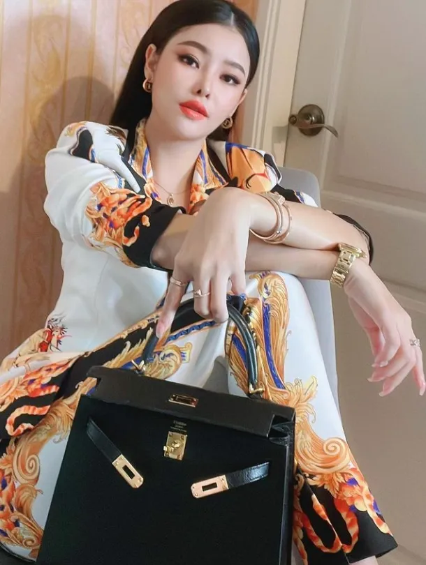 ลิลลี่ เหงียน ไฮโซสาวสวย คนดังจากโหนกระแส สวยเซ็กซี่ หุ่นแซ่บสุดปัง 22