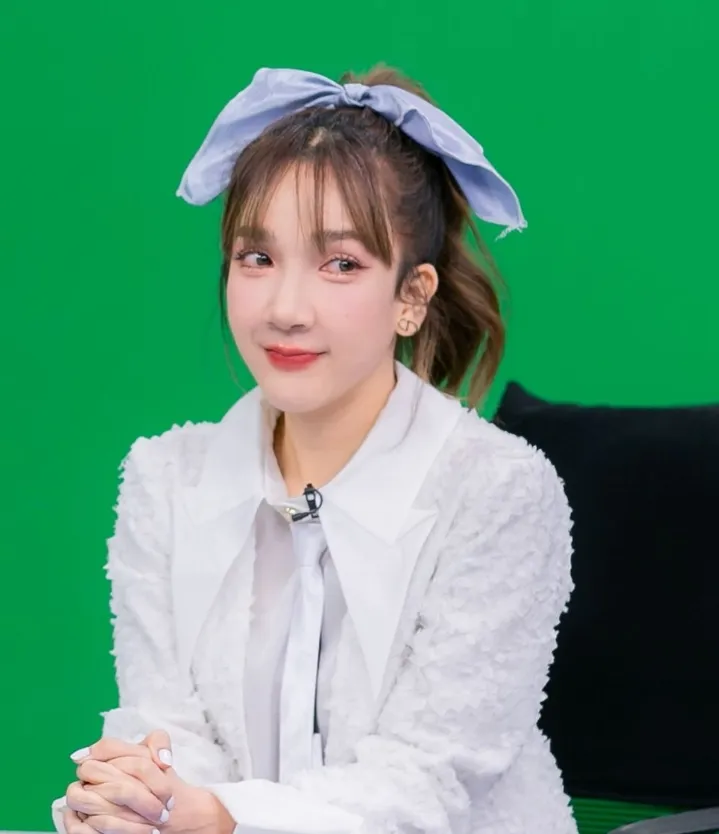 ตุ๊ดตู่ โหนกระแส ครีเอเตอร์ สาวสวย หุ่นเซ็กซี่ พร้อมรอยยิ้ม ขยี้ใจหนุ่มๆ 20