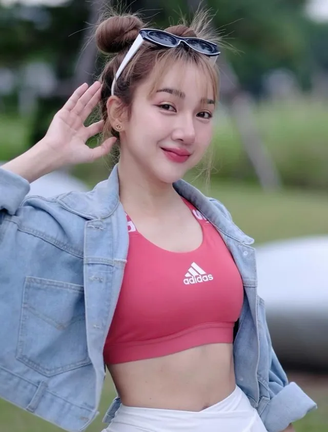 ตุ๊ดตู่ โหนกระแส ครีเอเตอร์ สาวสวย หุ่นเซ็กซี่ พร้อมรอยยิ้ม ขยี้ใจหนุ่มๆ 23