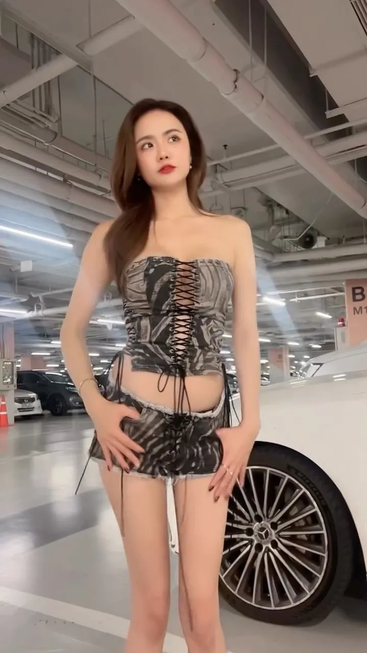 ป๋อมแป๋ม ศิริวรรณ เจ้าของรถ Porshe สวย แซ่บ ดีกรี นางแบบ A’lure 21