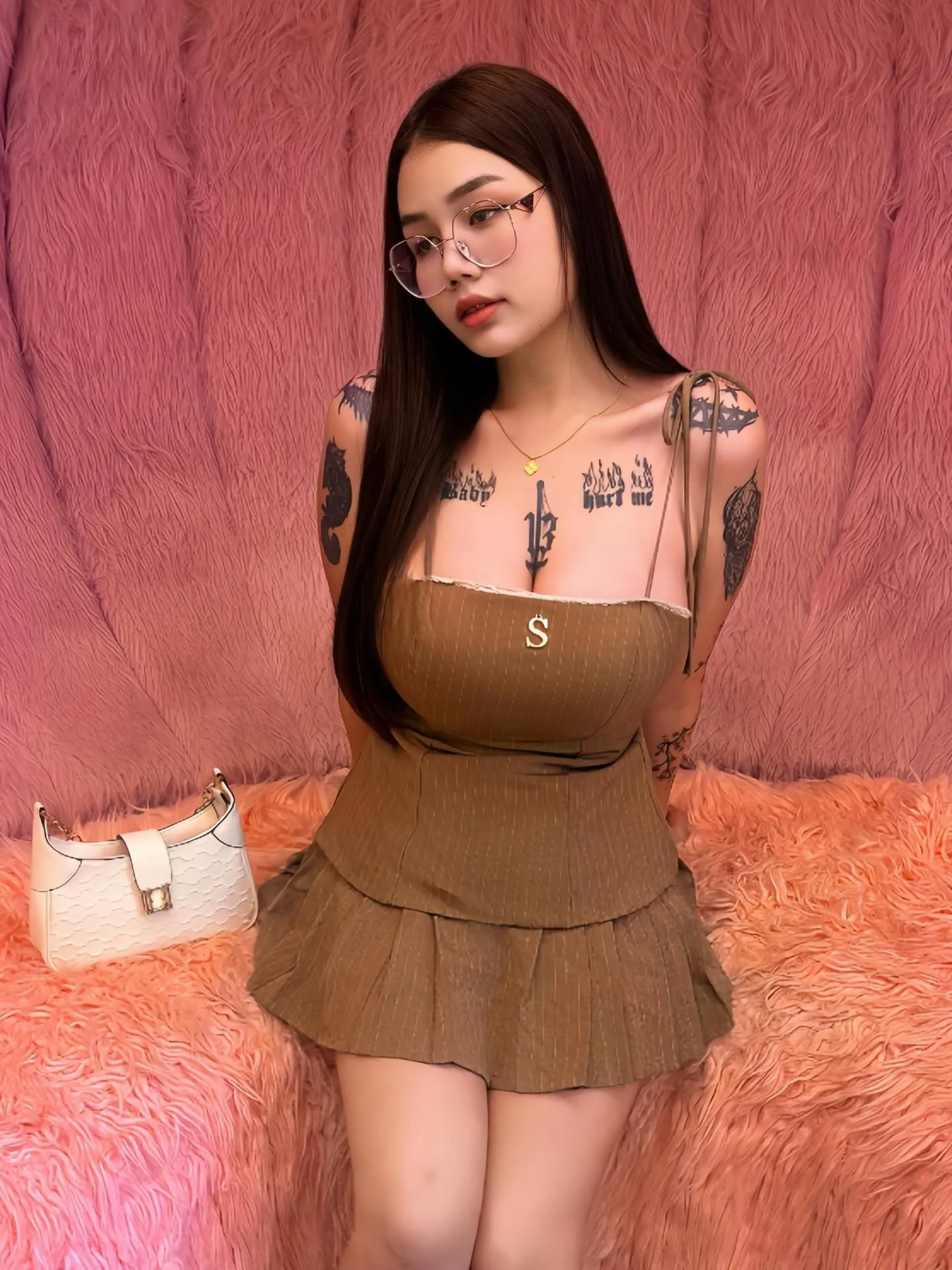 เปิดวาร์ป น้องข้าว 13.98i เน็ตไอดอล สาวสวย มาพร้อม ลายสัก ทรงเสน่ห์ แซ่บเวอร์ 23